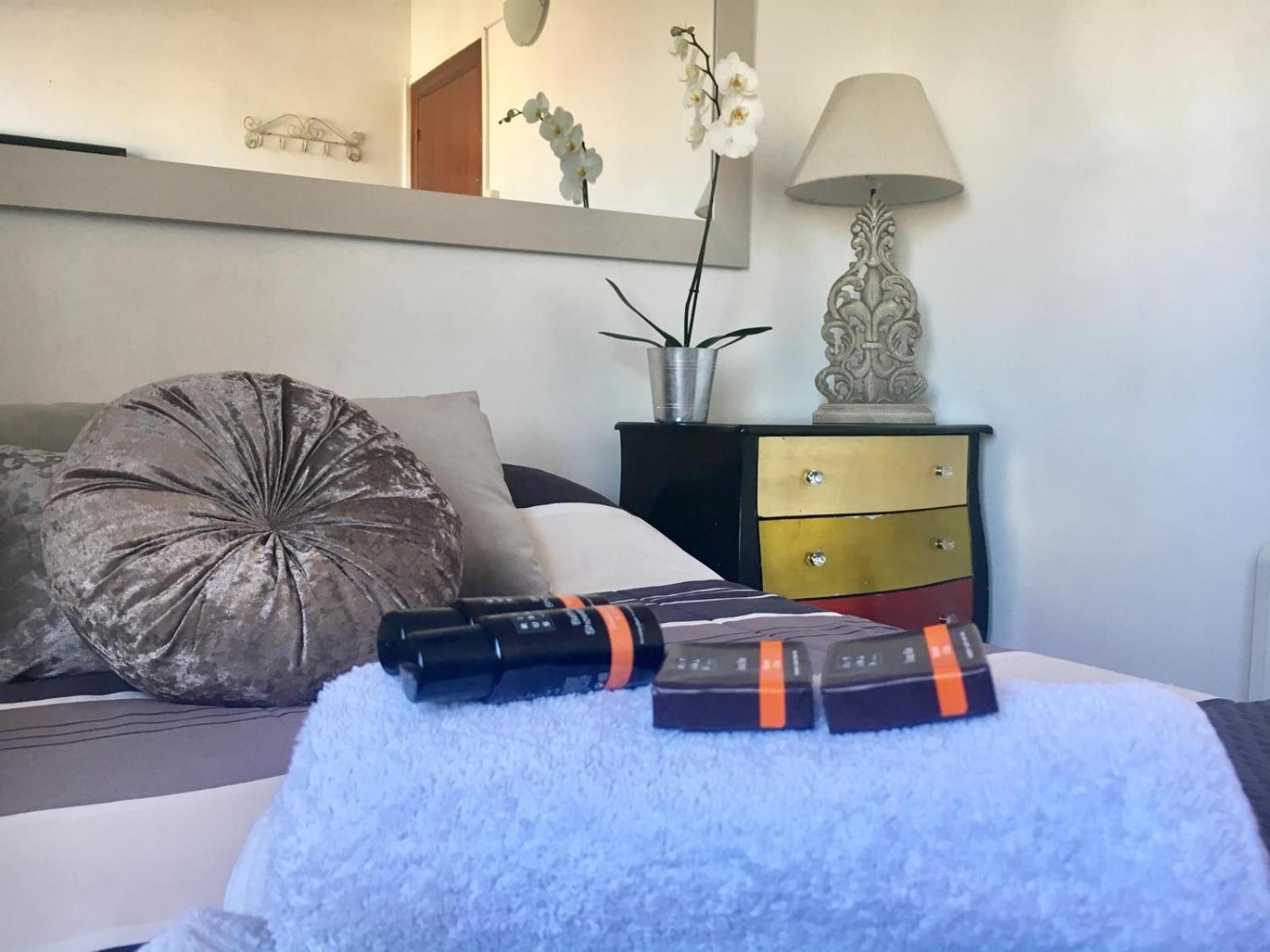 Private Rooms In City Center 바르셀로나 외부 사진
