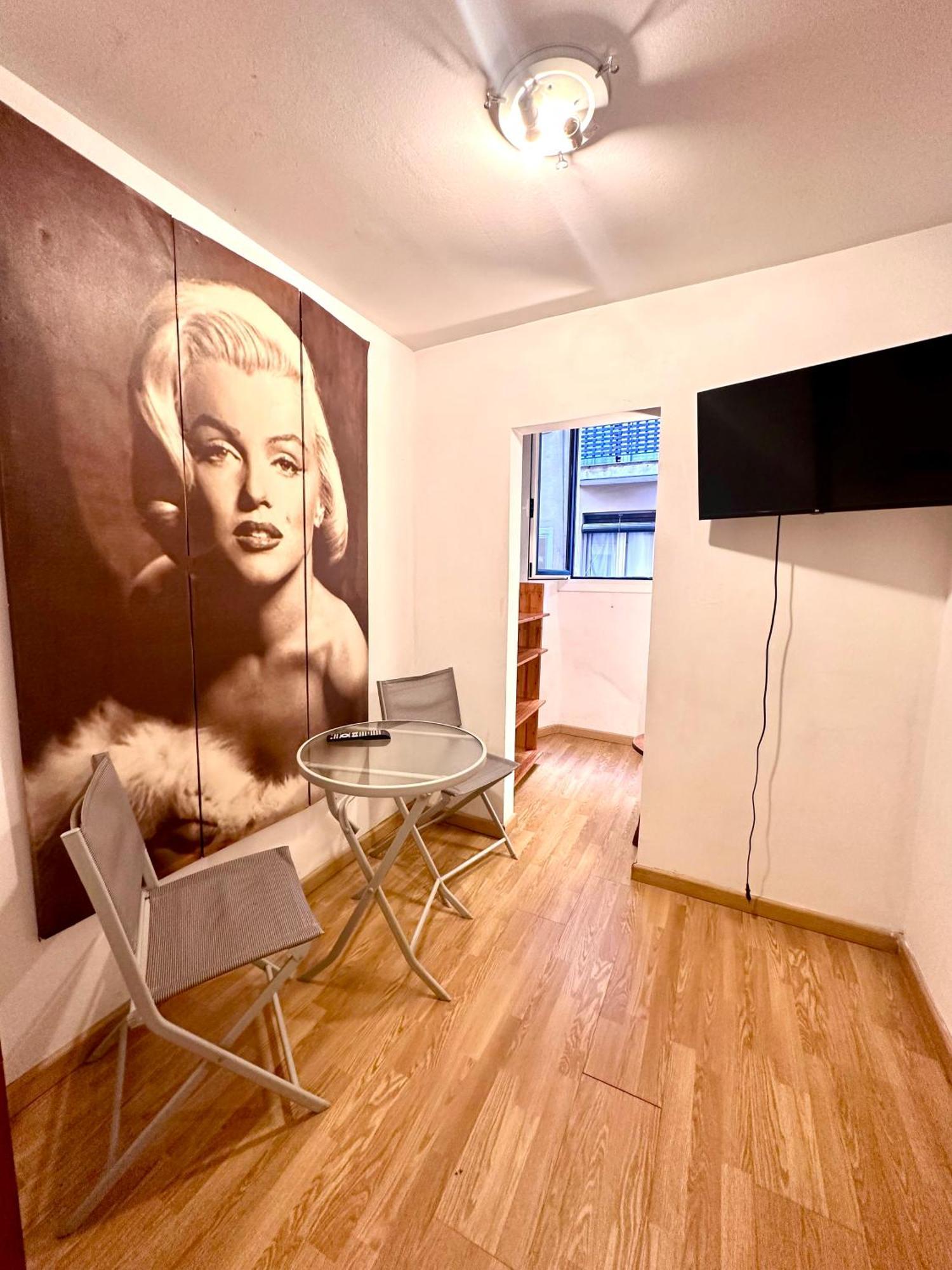 Private Rooms In City Center 바르셀로나 외부 사진